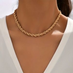 NEW NORDSTROM REVOLVE 18kt Gold Plated Choker Twist Chain Necklace Jewelry Retro